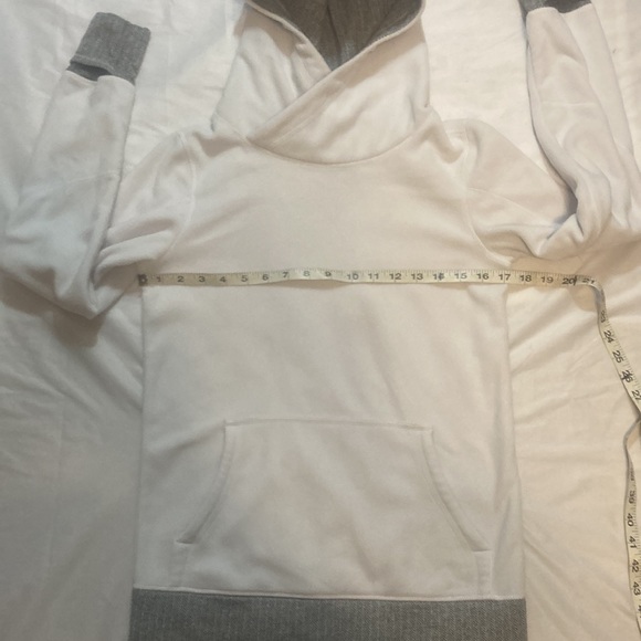 Lululemon fleece pullover. FP 4-3 - Picture 2 of 5